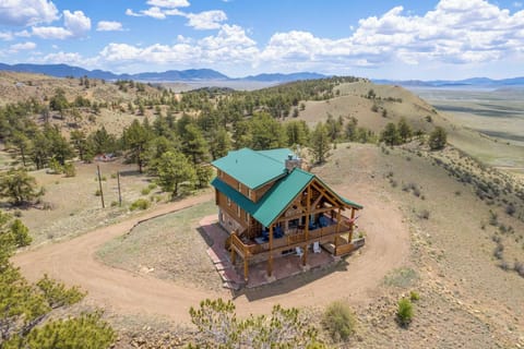 Hartsel Vacation Rental | 3BR | 3BA | 2,600 Sq Ft | Stairs Required