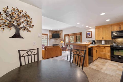 charter-5010-1138_51175637245_o