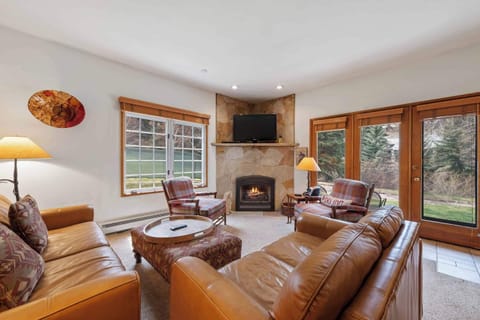 charter-5010-1173_51175636420_o