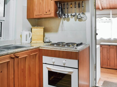 Kitchen | Lauralee Villa, Bridlington