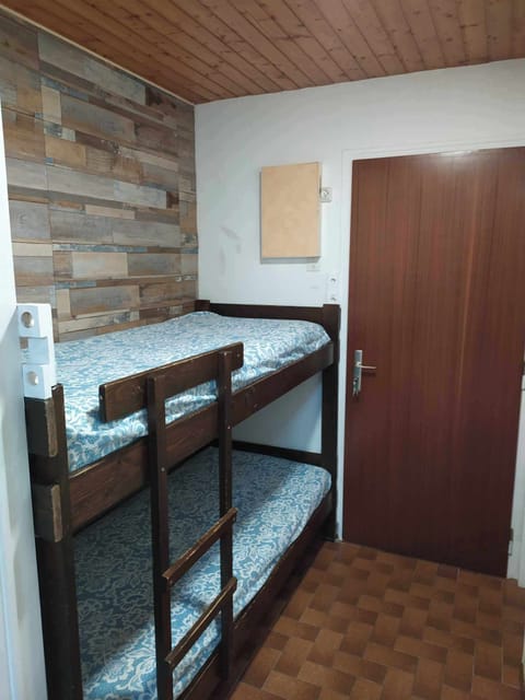 1 bedroom, iron/ironing board