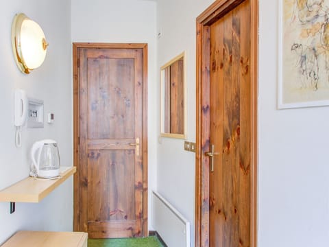 Entrance / Reception