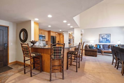 charter-f440-5606_54926984450_o