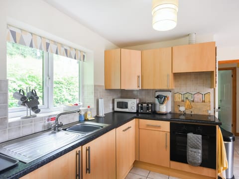 Open plan living space | Tides Reach - Tides Reach and Treetops, Aberdyfi