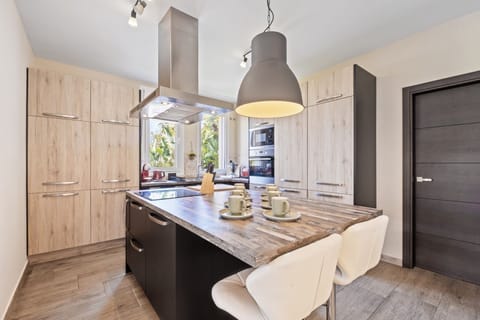 894467d4-66d7-4221-99ae-3d59f0672b6b