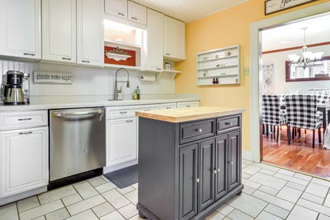 Kitchen | 1st Floor | Dishwasher | Cooking Basics | Drip Coffee Maker | Toaster