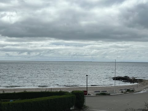 Sun loungers, beach towels