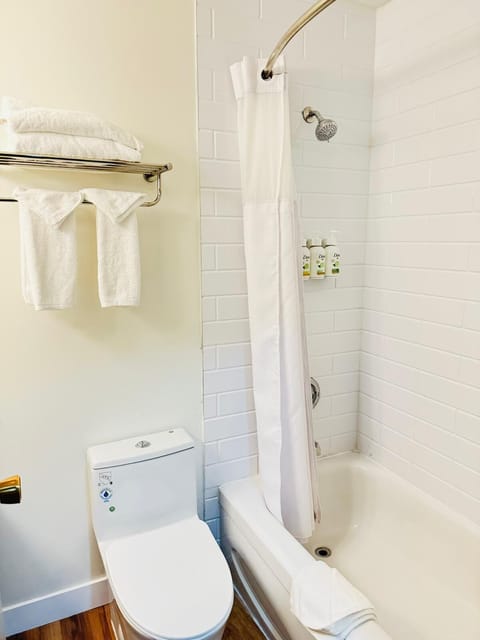 Jetted tub, hair dryer, towels, soap