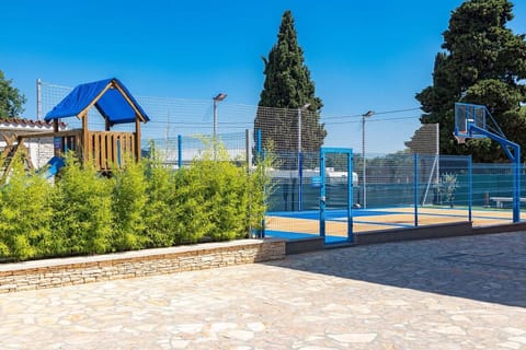 Sport court