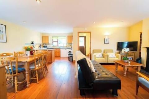 B2d789e7 fb9e 402d 82fd a34965e5fa29