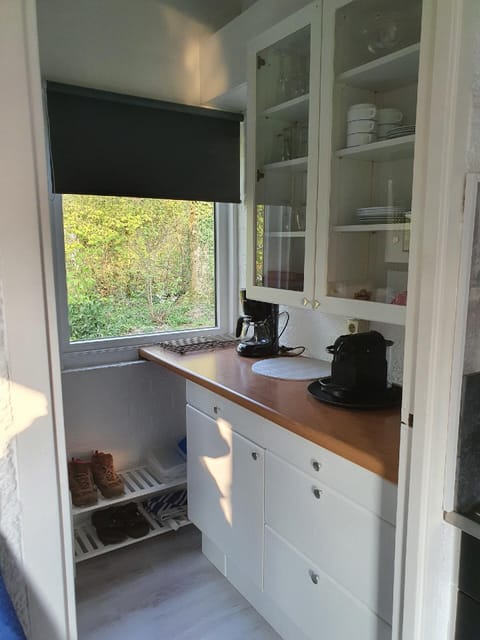 Fridge, microwave, dishwasher, coffee/tea maker