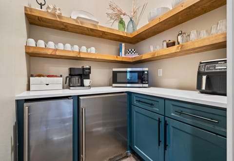 With ample counter space and stylish design, our kitchen is perfect for everything from quick breakfasts to gourmet dinners.