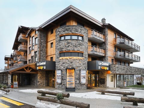 Cloud, Sky, Building, Tableware, Azure, Plant, Chair, Table, Condominium, Porch