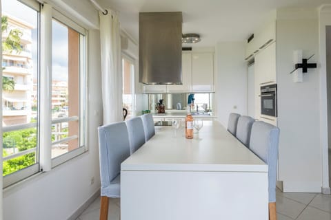 c65fa396-3c06-411d-8aad-e99aa25f3907