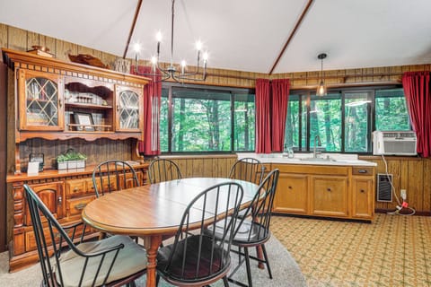 Dining Area | Dishware & Flatware | Main Level