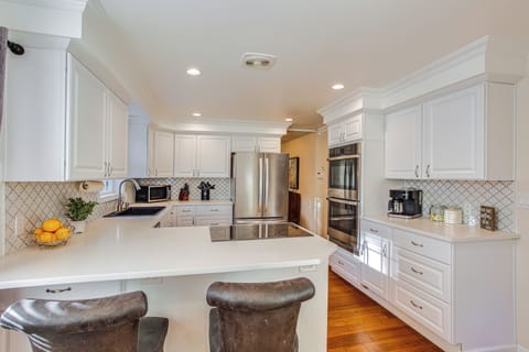 Kitchen | Drip/Keurig Coffee Maker | Toaster | Slow Cooker | Blender