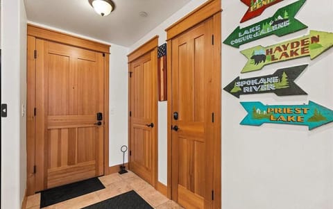 Walking Distance to Riverstone Park, Restaurants, and Boutique Shops