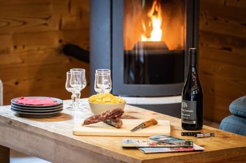 Apéritif in a chalet for 14 guests