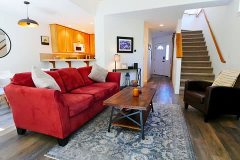 Pascal Townhome Photo 03 - Living room 1