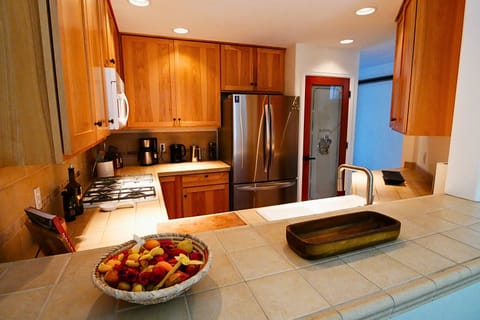 Pascal Townhome Photo 09 - Kitchen 2