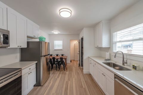 #StayInMyDistrict #CoosCottageCollection #CoosBay #BookDirect