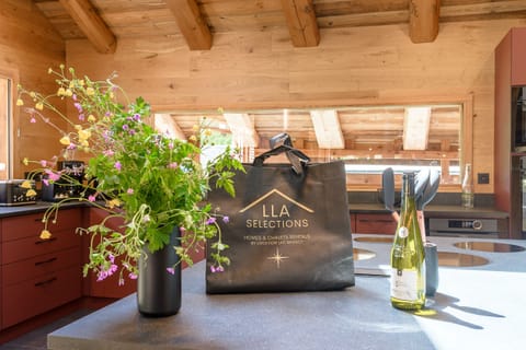 Welcome to Chalet Osmose by LLA Selections by location lac Annecy, 