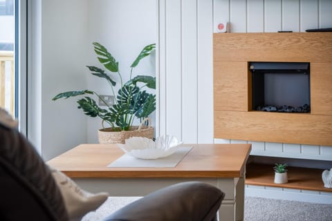 Swallow Lodge - 3 Bedroom Lodge - Wisemans Bridge (25358)