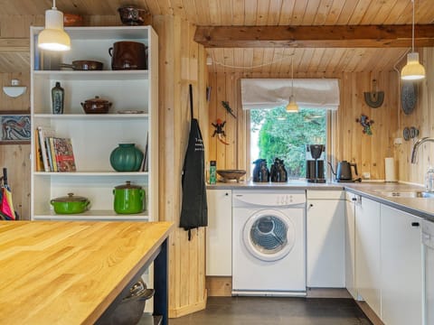 Fridge, stovetop, dishwasher, coffee/tea maker