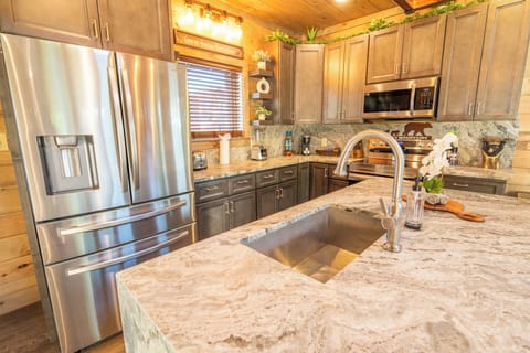 Amazing Grace's fully-equipped kitchen