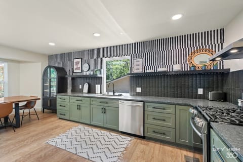 14 1203 NW 10th St Bentonville AR 72712 14 mls