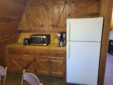 Microwave, oven, stovetop, coffee/tea maker