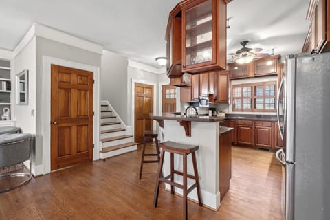 Craftsman design open kitchen concept