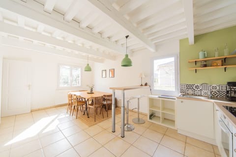 ba52294e-3ec6-49d1-b56a-e8c6e1a519bb