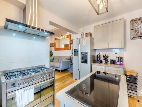 Kitchen | Jorvik Villas, York