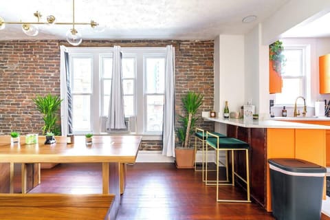 Luxurious Dining Setup: Experience fine dining at our spacious long table, with a kitchen island providing extra room for cooking and casual seating
pet-friendly airbnb columbus ohio
