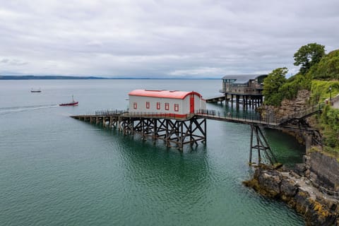 Close to town, beach and shops