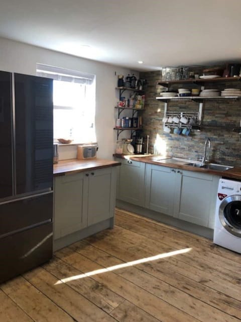 Fridge, oven, dishwasher, electric kettle