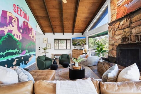 Comfortable large seating area for the whole group! Welcome to Sedona!