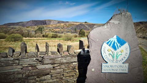 Entrance to Snowdonia (Eryii) National Park in Nantlle