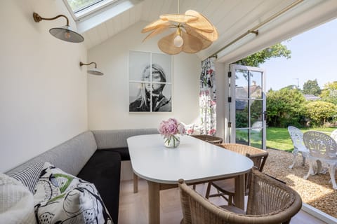 Carpenters Cottage Dining Area - StayCotswold