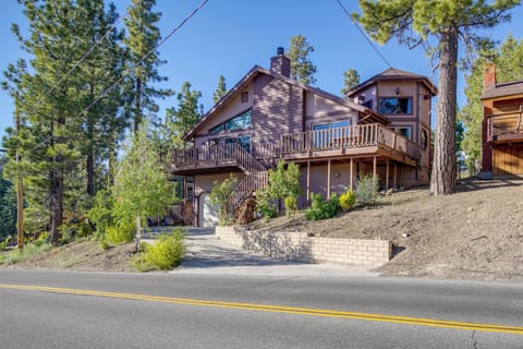 Exterior | 2-Story Cabin | Bedrooms/Full Bathrooms on Entry Floor