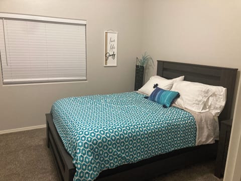 3 bedrooms, iron/ironing board, bed sheets