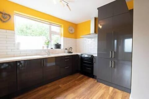 65ca9ffa cfd7 4192 b680 3ba55ed9557f