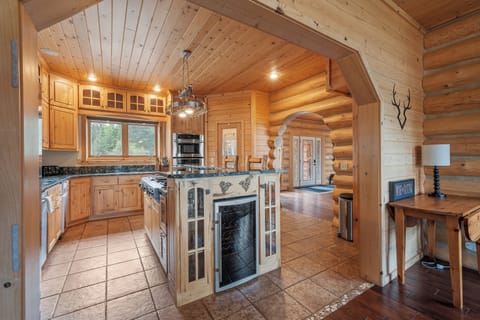 Large updated kitchen