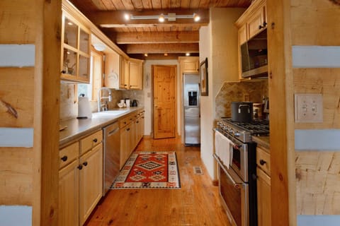 Main Level - Kitchen