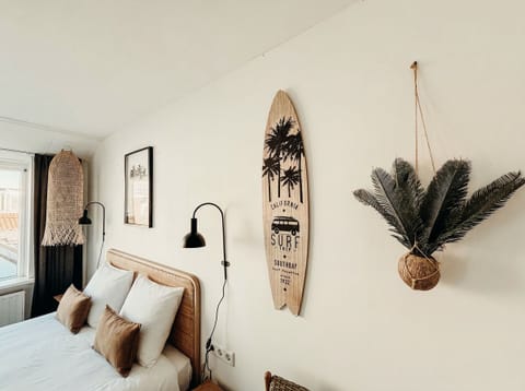 Sleep and relax in this kingsized bed after a day at Zeeland.