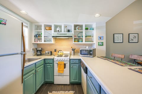 Kitchen | Single-Story Unit | 1st-Floor Studio Condo