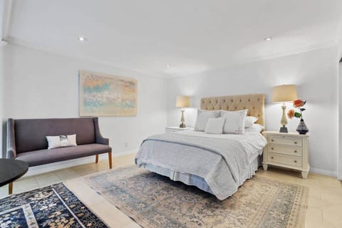 Queen sized bed with nightstands