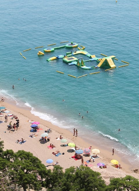 Beach nearby, beach towels