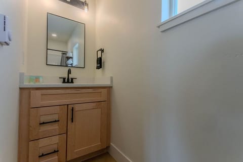 Step into your newly designed bathroom, fully equipped with everything you need for a relaxing stay. From luxurious shampoo and conditioner to soap, lotion, and fresh towels, we've thoughtfully provided all the essentials to make your time here both comfo